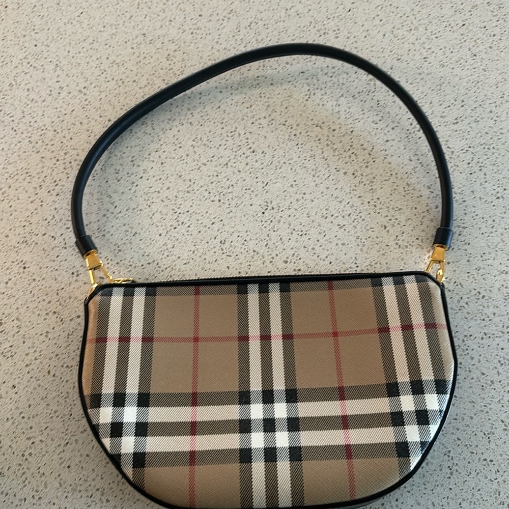 New Burberry shoulder bag! Only used once. Dust bag and original receipt